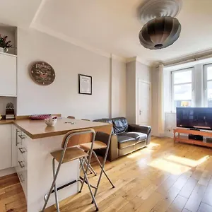  Apartment Guestready - Lovely 1 Bedroom Close To Centre Free On-street Parking United Kingdom